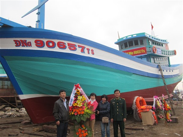 Hạ thủy con tàu mang ý chí ra Hoàng Sa - ảnh 1