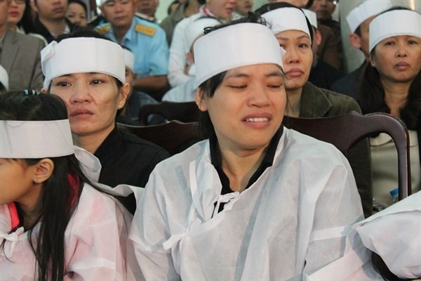 Đau xót tiễn đưa 4 quân nhân hy sinh trong vụ rơi trực thăng - ảnh 5