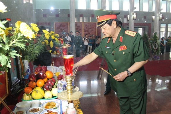 Đau xót tiễn đưa 4 quân nhân hy sinh trong vụ rơi trực thăng - ảnh 7