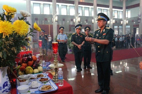 Đau xót tiễn đưa 4 quân nhân hy sinh trong vụ rơi trực thăng - ảnh 10