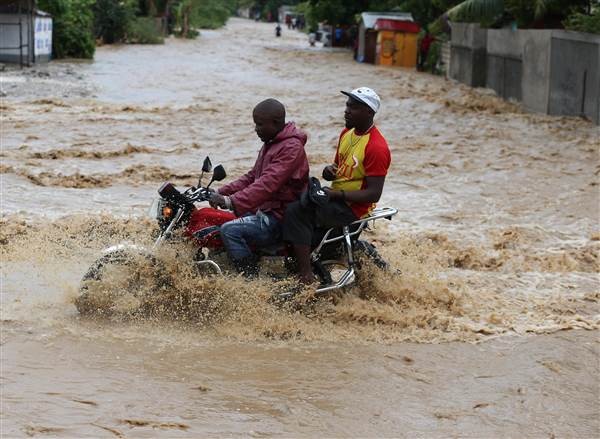 Bão kinh hoàng tàn phá Haiti, 261 người thiệt mạng - ảnh 1