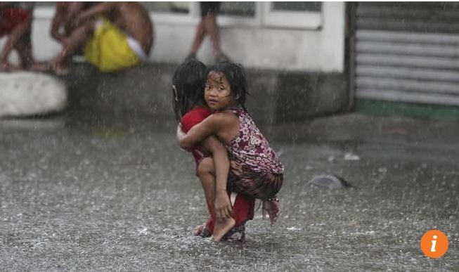 Siêu bão Sarika quét qua Philippines gây thiệt hại nghiêm trọng - ảnh 1