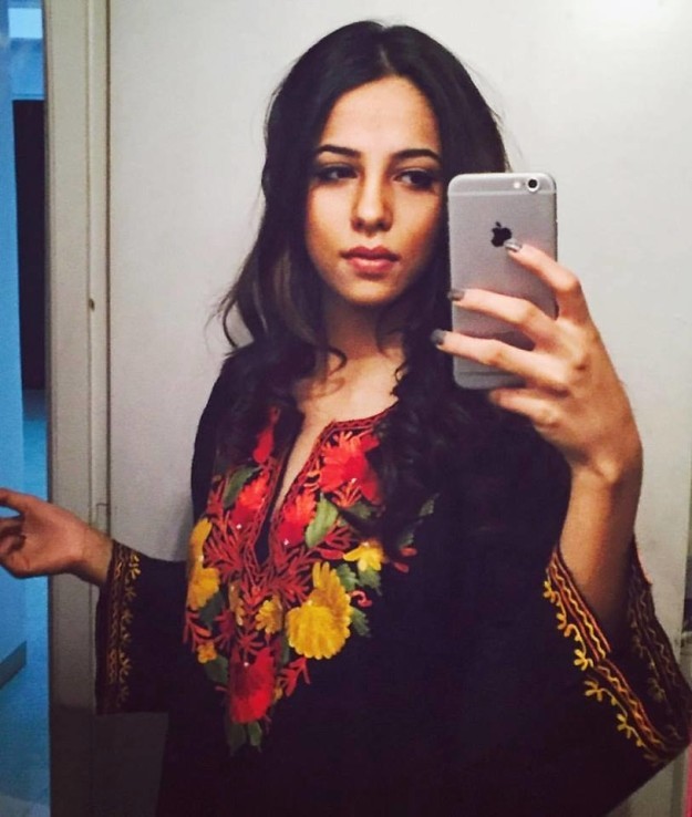 Cô gái bỗng dưng nổi tiếng vì chụp selfie cùng thần tượng - ảnh 4