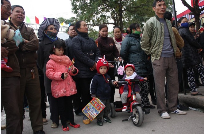 Hàng điện máy khuyến mãi khủng, người dân háo hức sắm tết sớm - ảnh 5