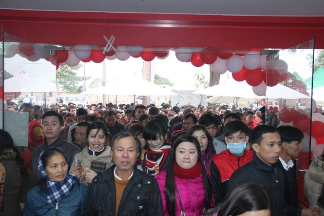 Hàng điện máy khuyến mãi khủng, người dân háo hức sắm tết sớm - ảnh 6