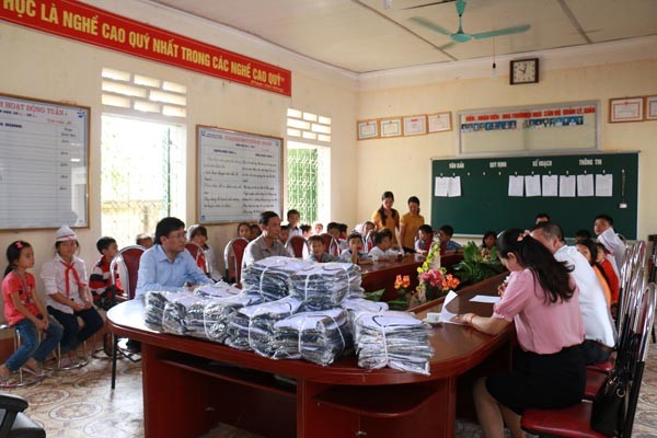 Công ty thời trang H&H Luxury Việt Nam chung tay vì cộng đồng - ảnh 2