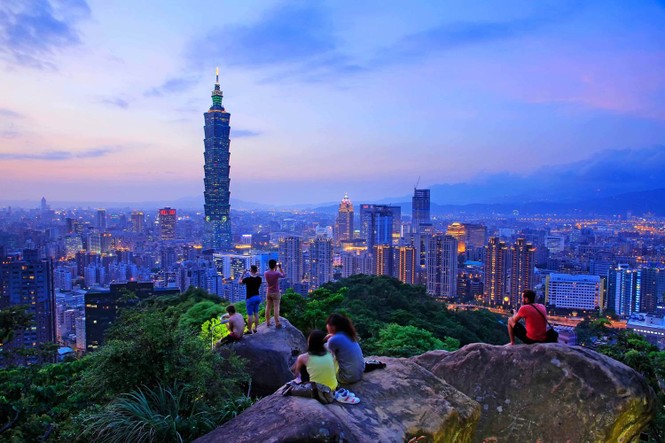 Hàn Quốc, Hồng Kông “đốt nóng” mùa dành cho phái đẹp - ảnh 3