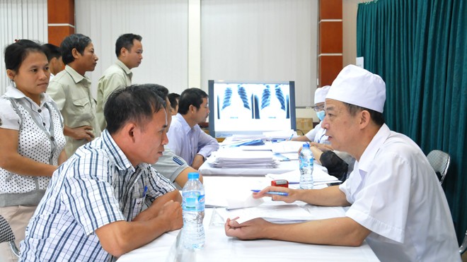 Công nhân ngành sản xuất tấm lợp Amiăng trắng muốn duy trì công việc - ảnh 3