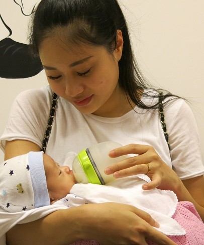 Phẫu thuật cứu sống bé gái sơ sinh nội tạng nằm ngoài ổ bụng - ảnh 3