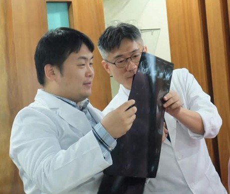 Bệnh viện đa khoa Hồng Ngọc tổ chức hội chẩn điều trị ung thư miễn phí - ảnh 1