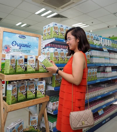 Vinamilk tiếp tục được vinh danh top 10 thương hiệu “Tin và dùng” - ảnh 1
