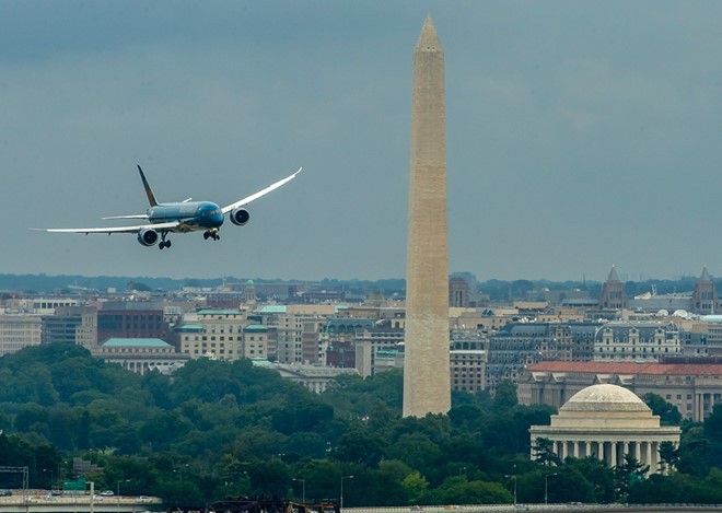 'Màn biểu diễn' của máy bay hiện đại nhất Vietnam Airlines Boeing 787-9 - ảnh 3