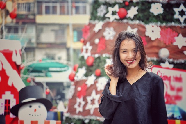 Hoa khôi ĐH Quốc gia Hà Nội duyên dáng đón Noel - ảnh 3