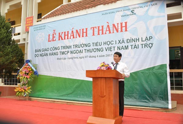 Vietcombank khánh thành và bàn giao công trình Trường Tiểu học 1 xã Đình Lập - ảnh 2