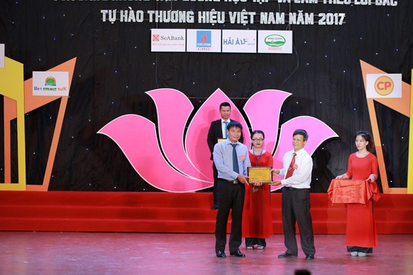 SCB tự hào là 'Đơn vị phát triển vững mạnh thời kỳ hội nhập năm 2017' - ảnh 1