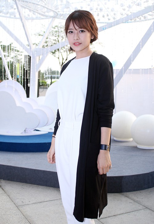 Chi Pu xinh tươi sánh vai Gil Lê đi sự kiện - ảnh 2