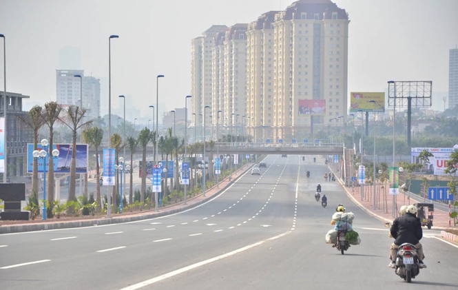 Kiên quyết xử lý trường hợp dừng đỗ xe trên cầu Nhật Tân - ảnh 4