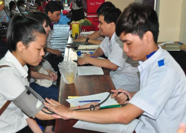 Thi xong tranh thủ hiến máu ngay - ảnh 7
