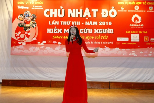 Sinh viên học viện Hậu Cần nô nức tham gia Ngày Chủ Nhật Đỏ - ảnh 1