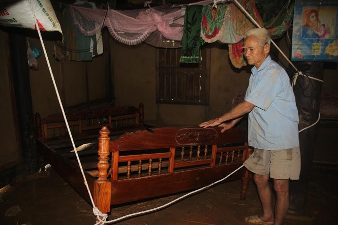 Khung cảnh tan hoang sau lũ lịch sử - ảnh 1