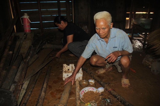 Khung cảnh tan hoang sau lũ lịch sử - ảnh 2