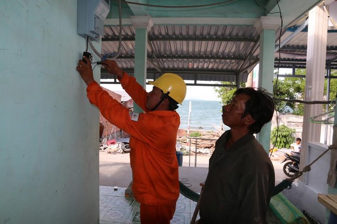 Xã đảo Hòn Nghệ có điện lưới quốc gia - ảnh 3