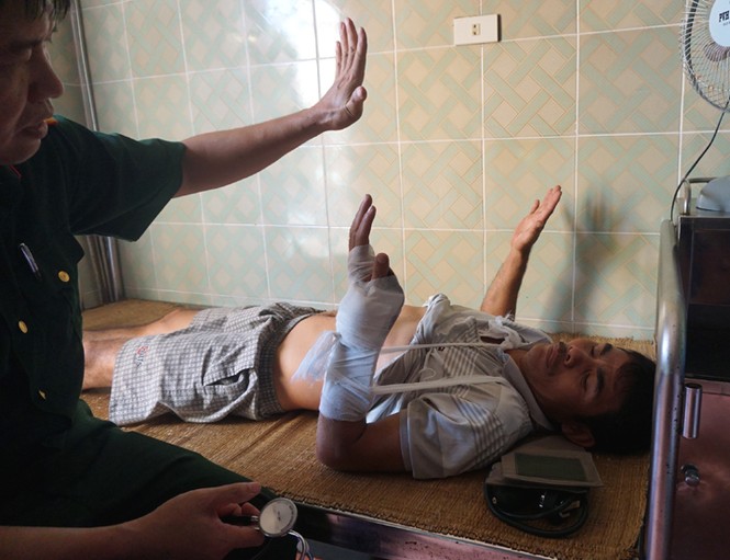 Tai nạn hy hữu, ngư dân bị cá nuôi trên tàu cắn đứt gân tay - ảnh 2