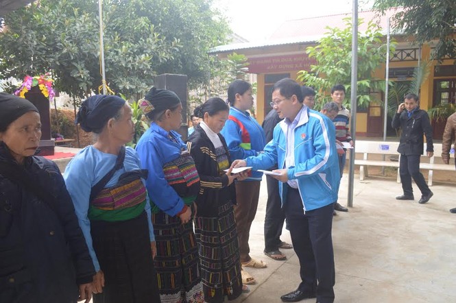 Mang Tết ấm đến với các hộ nghèo tỉnh Thanh Hóa - ảnh 3