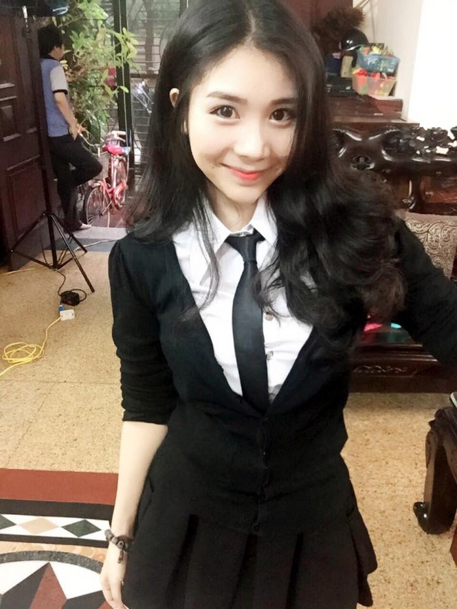 Vẻ ngoài 'nóng bỏng' của bạn gái Quang Lê - ảnh 10