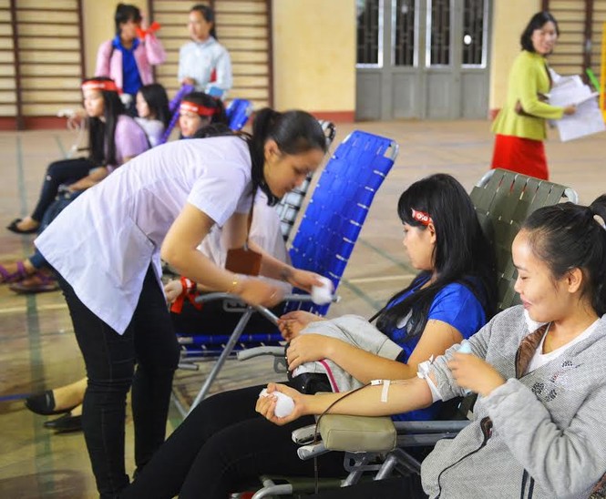 Rộn ràng hiến máu tại trường Cao đẳng Sư phạm Đắk Lắk - ảnh 1