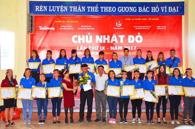 Rộn ràng hiến máu tại trường Cao đẳng Sư phạm Đắk Lắk - ảnh 8