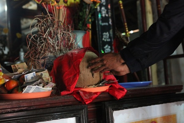 Những hình ảnh phản cảm ở mùa lễ hội - ảnh 9