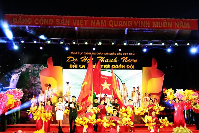 Đêm dạ hội lung linh của tuổi trẻ Quân đội - ảnh 1