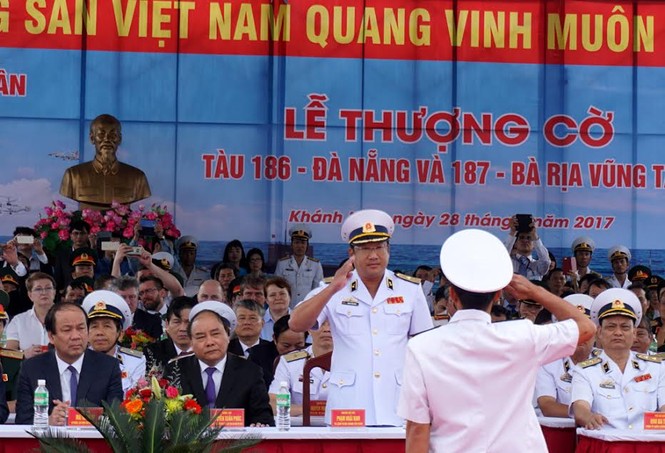 Thủ tướng dự lễ thượng cờ 2 tàu ngầm - ảnh 8