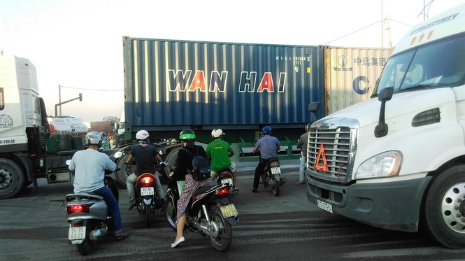 Bất an với những “hung thần” trên phố Sài Gòn - ảnh 10