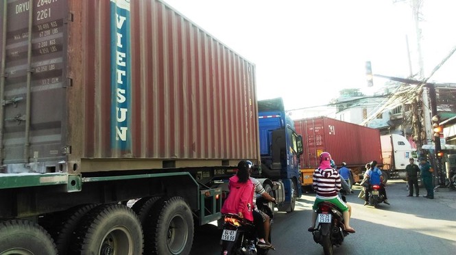 Bất an với những “hung thần” trên phố Sài Gòn - ảnh 11