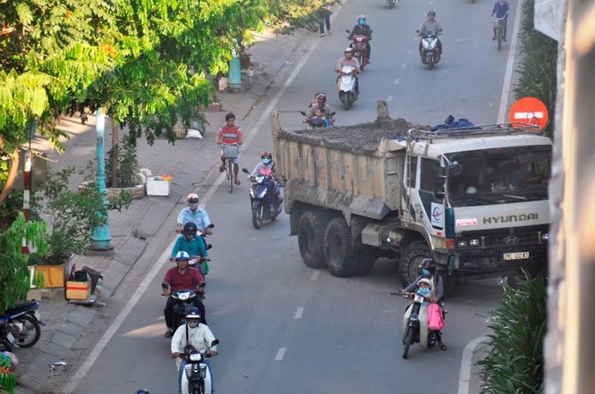 Bất an với những “hung thần” trên phố Sài Gòn - ảnh 1