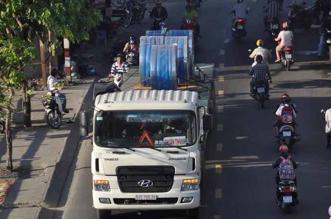 Bất an với những “hung thần” trên phố Sài Gòn - ảnh 4