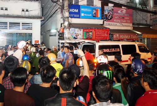 Bao vây trường tiểu học lùng kẻ giết ca sĩ ở Sài Gòn - ảnh 1