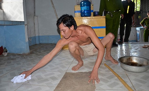 Thực nghiệm hiện trường vụ 'xác chết trôi sông quay về nhà mẹ' - ảnh 10