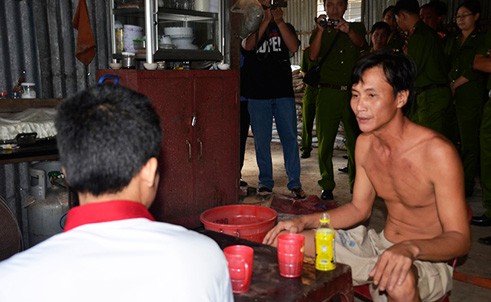 Thực nghiệm hiện trường vụ 'xác chết trôi sông quay về nhà mẹ' - ảnh 2