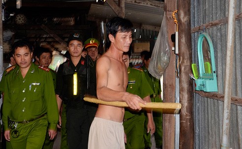 Thực nghiệm hiện trường vụ 'xác chết trôi sông quay về nhà mẹ' - ảnh 3
