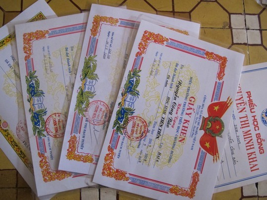 Thiếu niên 15 tuổi giết bạn tình đồng tính là học sinh nghèo vượt khó - ảnh 1