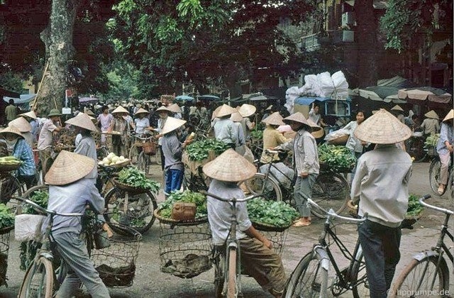 Nao lòng trước vẻ bình dị của những phiên chợ Hà Nội xưa - ảnh 9