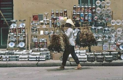Bồi hồi nhìn lại những hàng quán Hà Nội xưa - ảnh 10