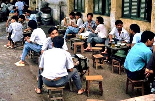 Bồi hồi nhìn lại những hàng quán Hà Nội xưa - ảnh 5