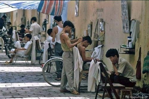 Bồi hồi nhìn lại những hàng quán Hà Nội xưa - ảnh 9