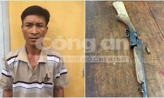 Rút súng bắn thẳng vào đầu vợ - ảnh 1