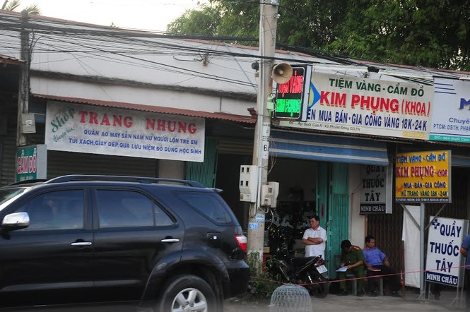 Bịt mặt, nổ súng cướp tiệm vàng rúng động Tây Ninh - ảnh 1