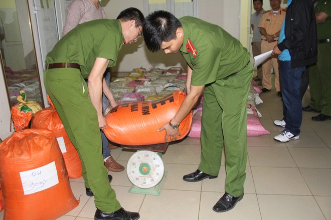 Điều tra vụ vận chuyển trên 1,1 tấn thuốc nổ trên xe khách - ảnh 3